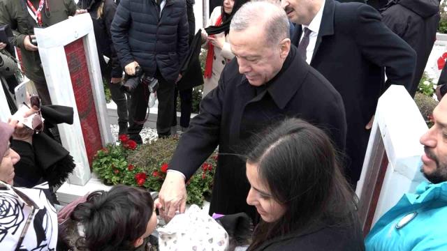Cumhurbaşkanı Erdoğan, 200 TL harçlık verdiği çocuğa takıldı: Anladı bu, parayı tanıyor