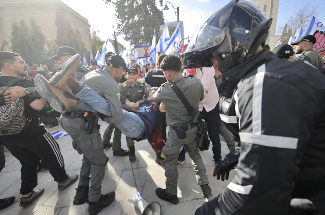 İsrail'de sokakların tansiyonu düşmedi! Göstericilerden reformun tamamen kaldırılması çağrısı