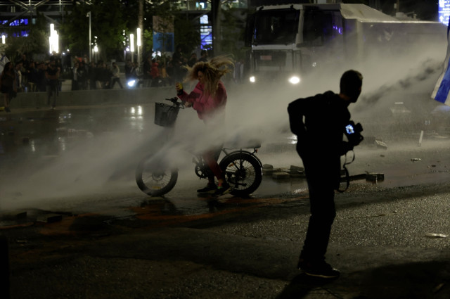 İsrail'de sokakların tansiyonu düşmedi! Göstericilerden reformun tamamen kaldırılması çağrısı