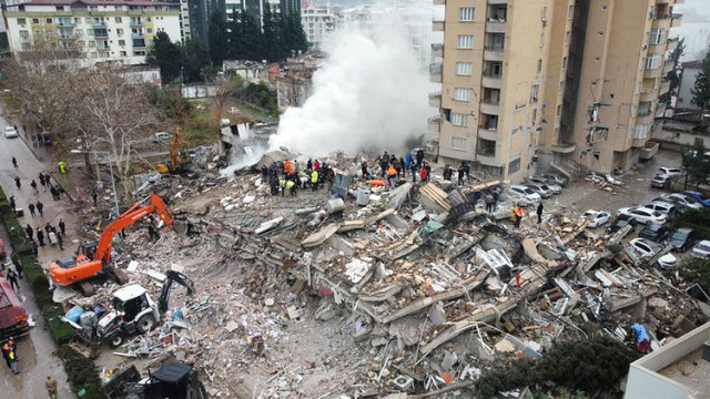 Son Dakika! Kahramanmaraş merkezli depremlerde hayatını kaybedenlerin sayısı 50 bin 96'ya yükseldi