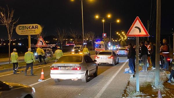 Diyarbakır'da, çadırkentten çıkan 2 kişiye otomobil çarptı: 1 ölü, 1 ağır yaralı