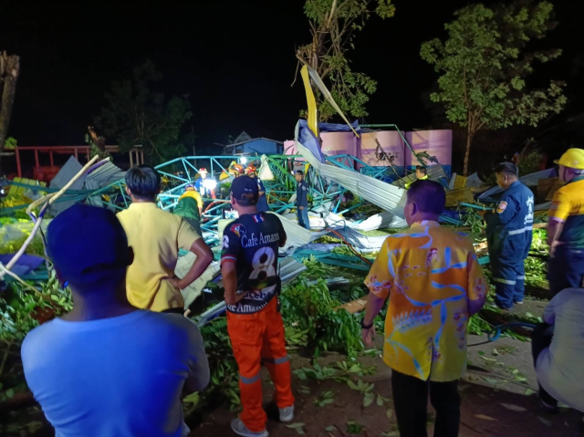 Tayland'da okul bahçesinin çatısı çöktü: 7 ölü