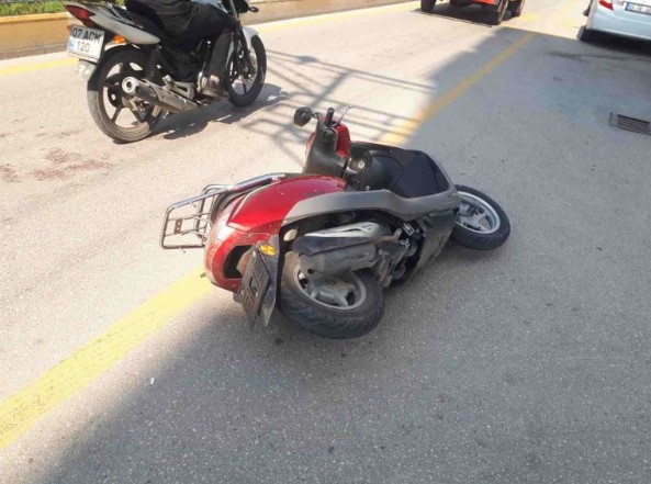 Yola çıkan başıboş köpek, motosiklet sürücüsünün ölümüne neden oldu