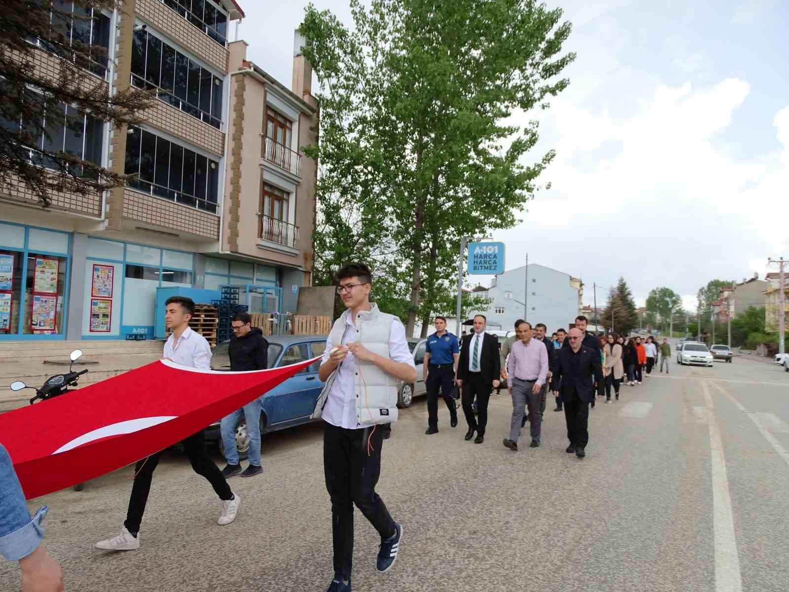 Hisarcık’ta Gençlik Haftası yürüyüşü
