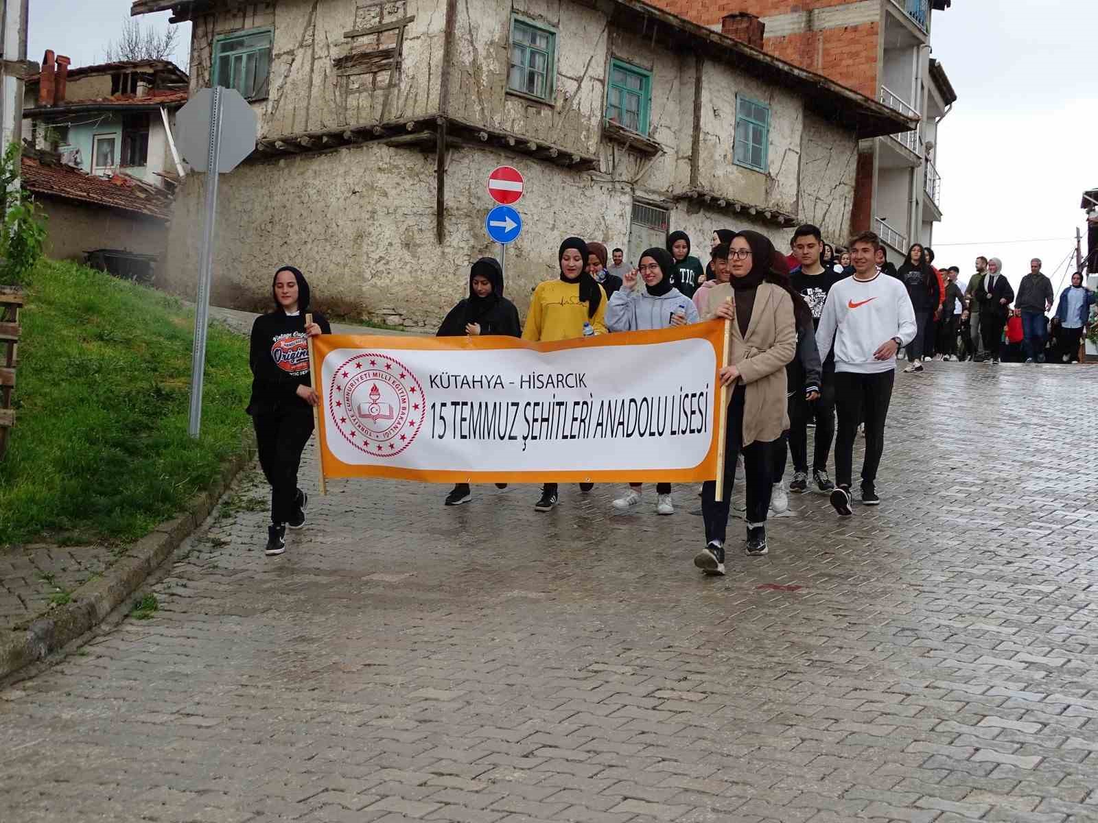 Hisarcık’ta Gençlik Haftası yürüyüşü
