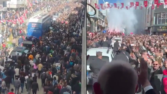 Kılıçdaroğlu'na miting için gittiği Van'da yoğun ilgi! Seçim otobüsü ilerlemekte zorlandı