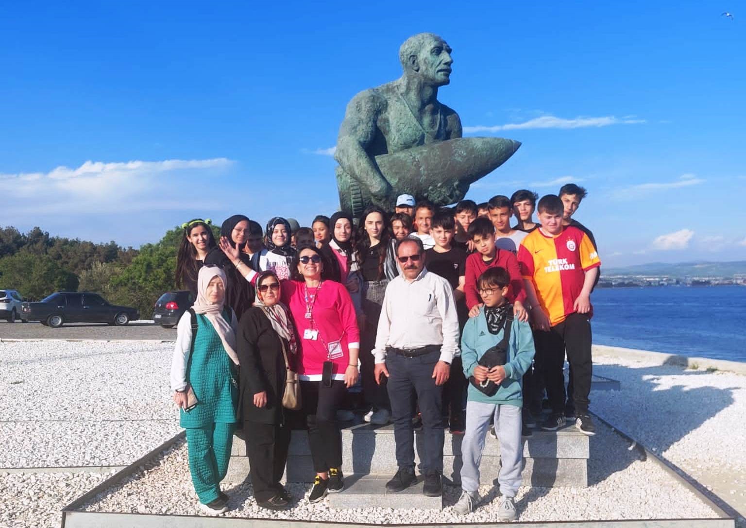 Hisarcık’ta başarılı öğrencilere Çanakkale gezisi