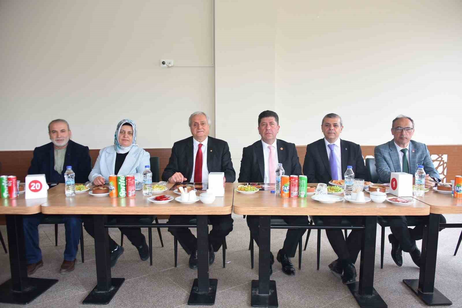 Başkan Bakkalcıoğlu Engelliler Derneği üyeleri ile bir araya geldi