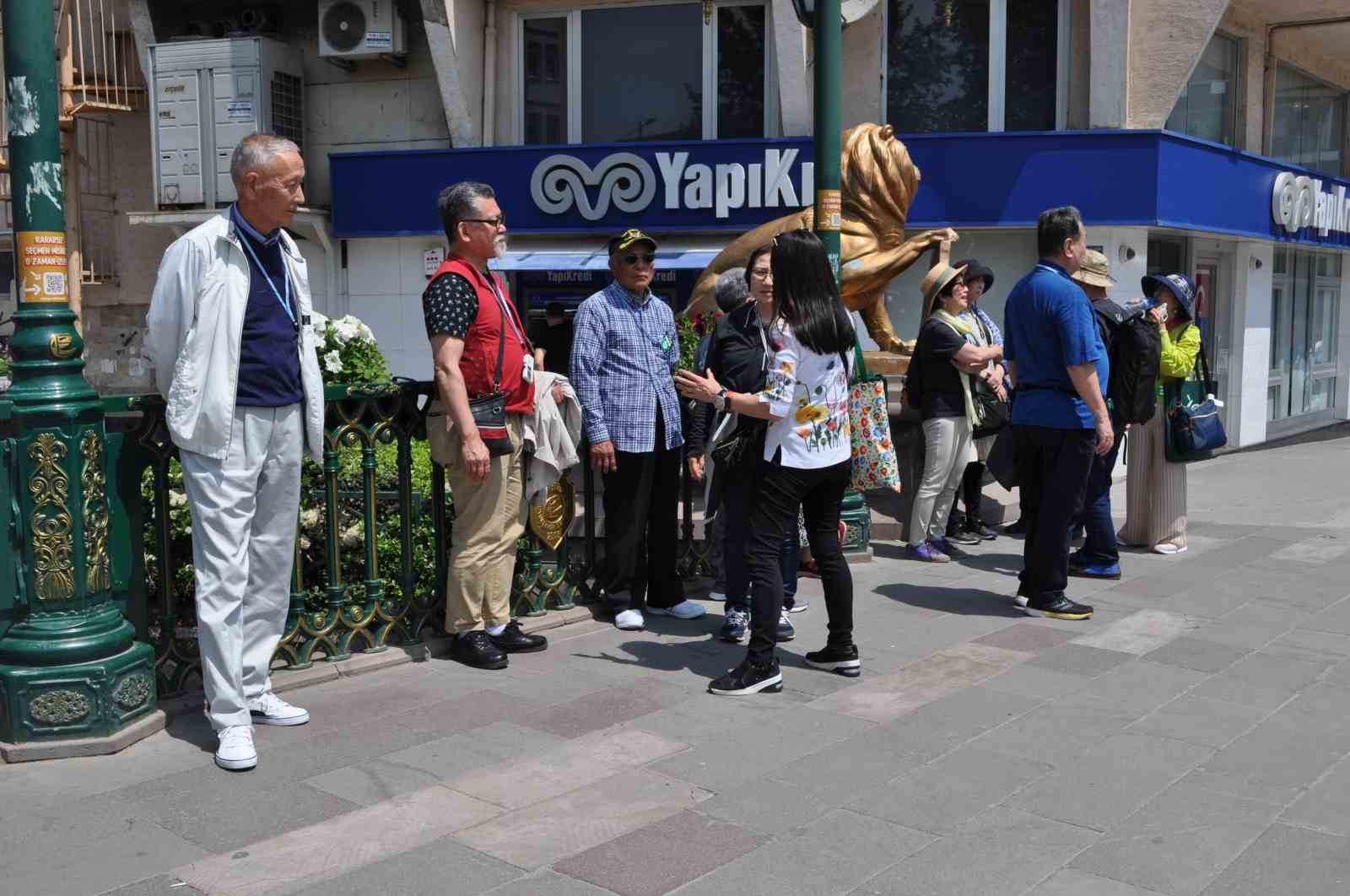 Japon turistler Eskişehir’i çok sevdi