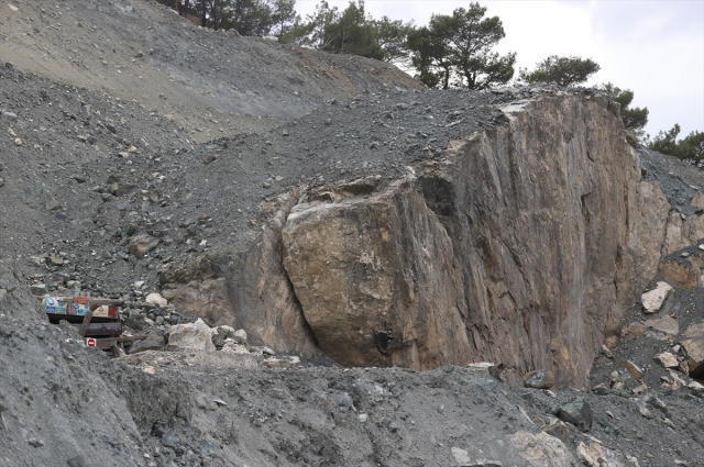 Depremden sonra ölçüm yapılan maden ocağında şaşırtan sonuç: 1191'den 1179 rakıma düşmüş