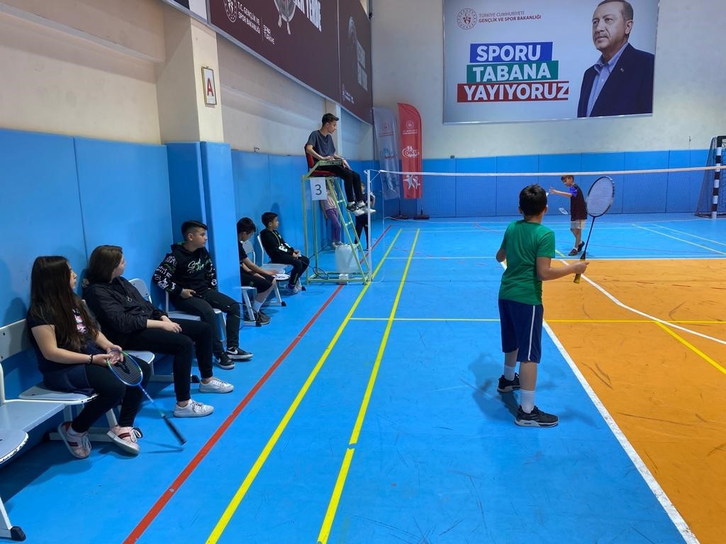 Afyonkarahisar’da badminton şenliği sona erdi