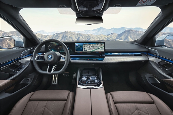BMW, Yeni 5 Serisi Sedan'ı tanıttı