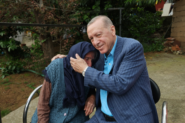 Cumhurbaşkanı Erdoğan, eski komşusunu ziyaret etti