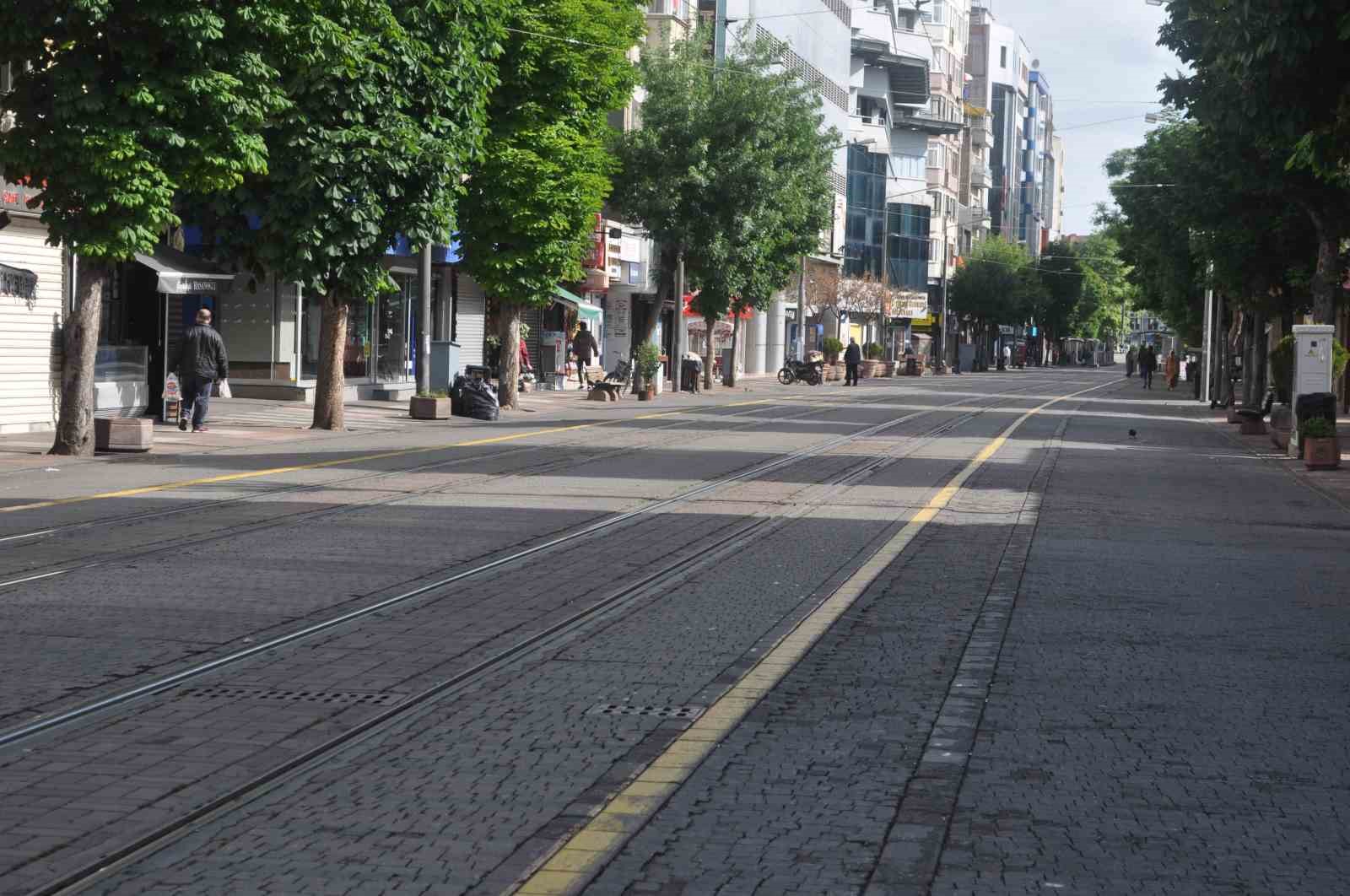 Eskişehir’de cadde ve sokaklarda 2. tur sessizliği hakim