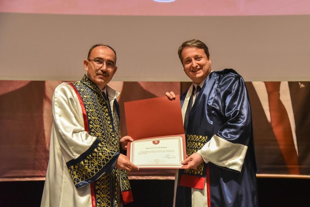 BŞEÜ’de ‘Akademik Cübbe Giyme ve Ödül Töreni’ yapıldı