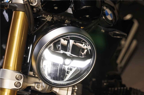 BMW Motorrad'dan iki yeni model: R 18 Roctane ve R 12 nineT