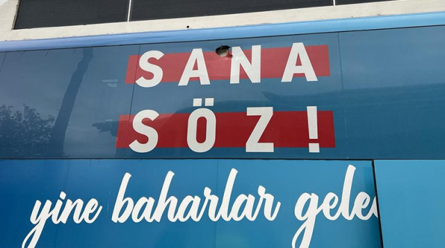 Kılıçdaroğlu'nun seçim otobüsüne Sakarya'da taşlı saldırı