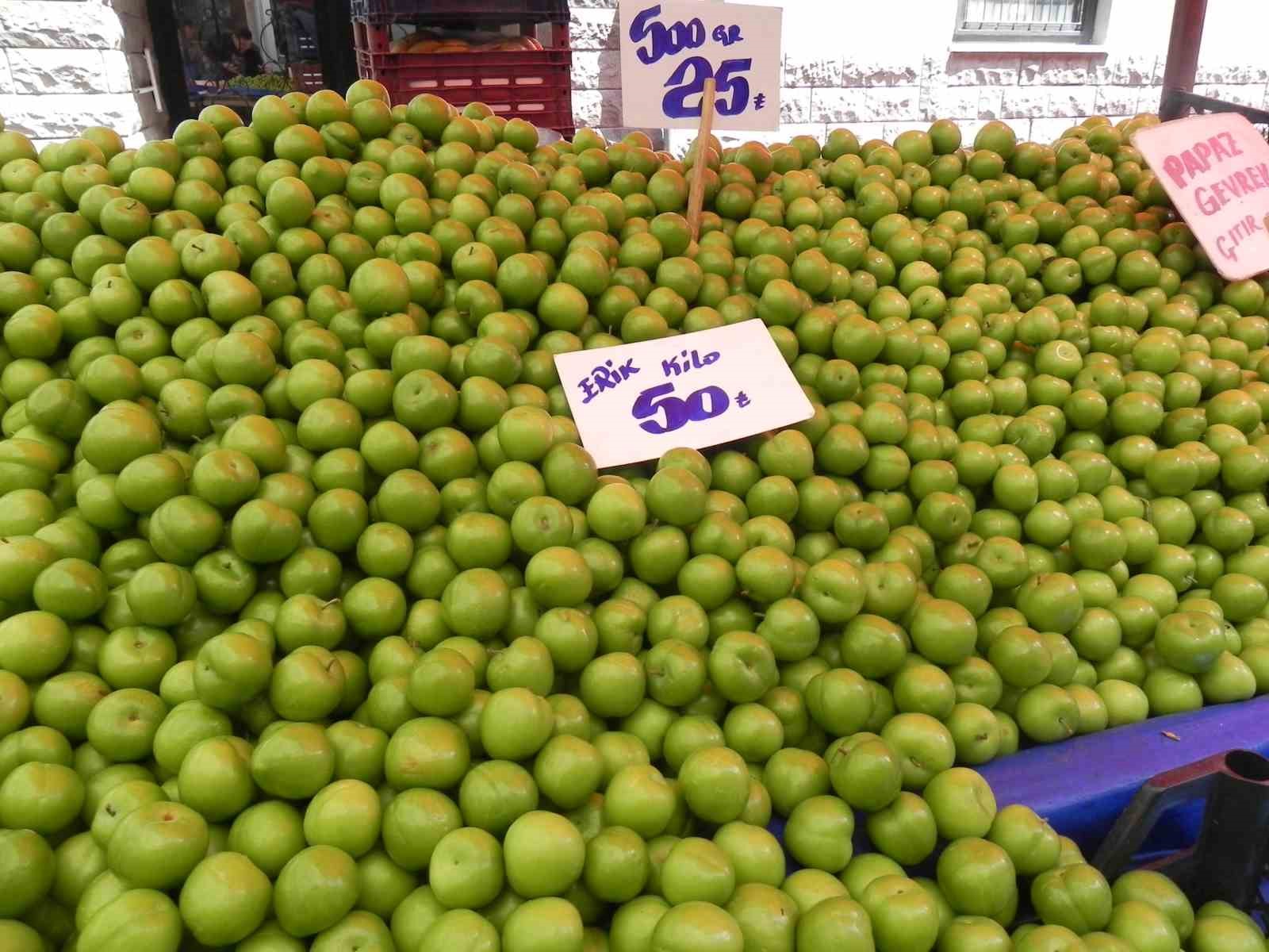 Eskişehir’deki pazarlarda bazı ürünlerin fiyatları azaldı, bazılarının ise arttı