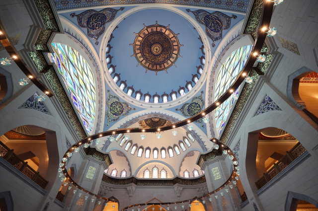İstanbul'un yeni göz bebeği! 20 bin kişinin aynı anda ibadet edebileceği Barbaros Hayrettin Paşa Camii açıldı
