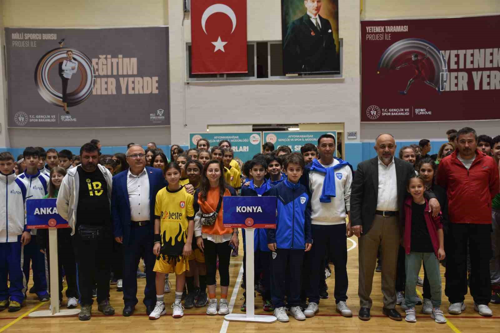 Basketbol yarı final müsabakaları başladı