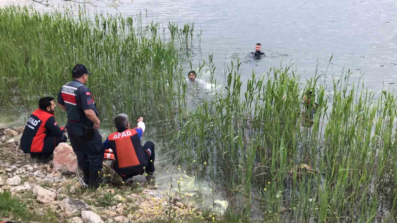 Bilecik’te gölete atlayarak intihara teşebbüs eden şahıs kurtarıldı