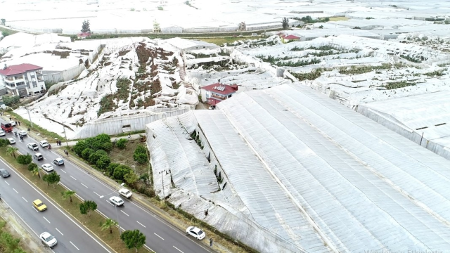 Anamur'u vuran hortum felaketinin bilançosu: 13 kişi yaralandı, 100 sera zarar gördü