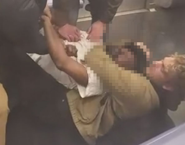 ABD'de eski asker, metroda evsiz bir adamı boğarak öldürdü