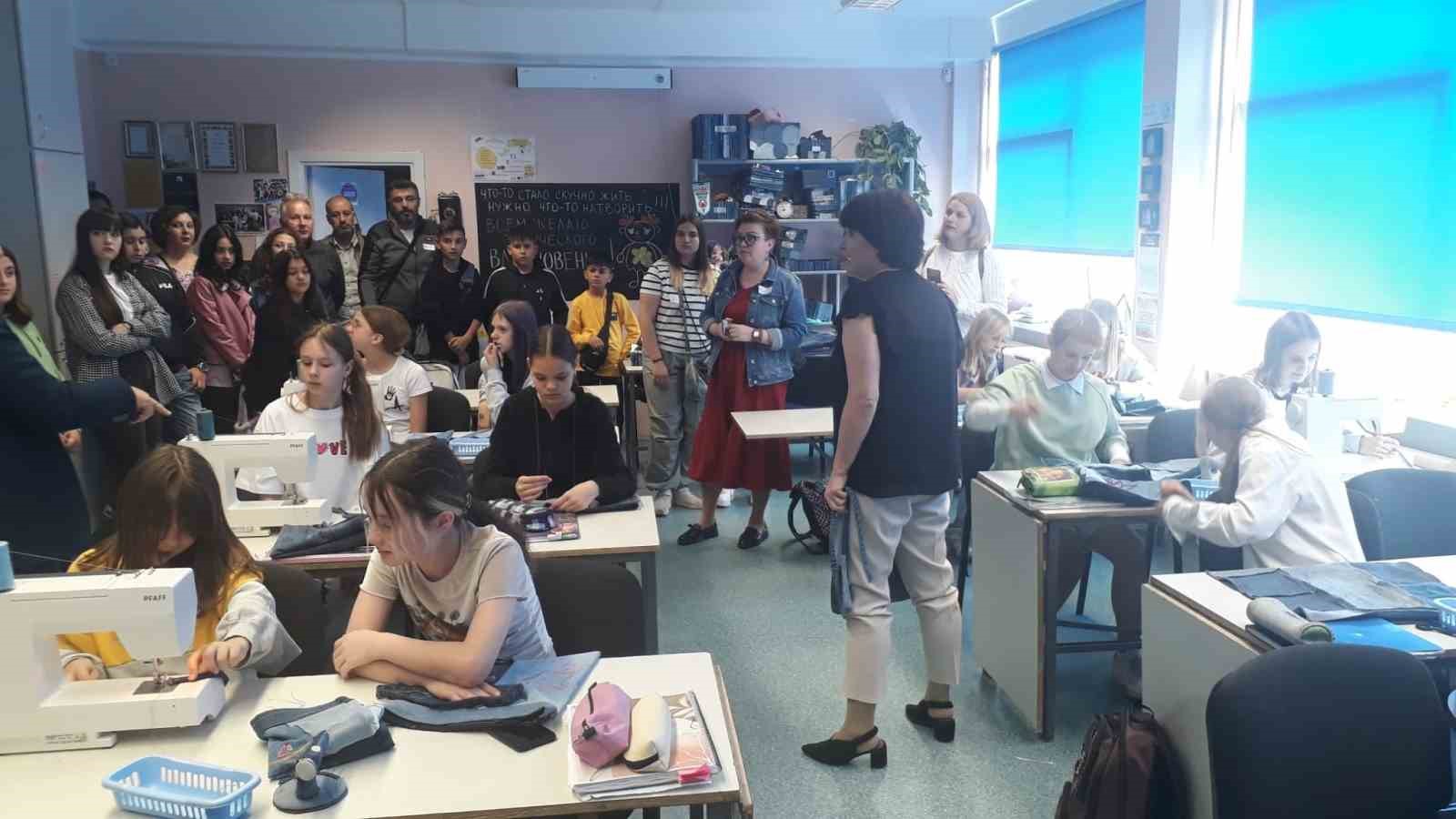 Altınkent Ortaokulu ’Hologram teknolojisinin eğitime entegrasyonu’ için Estonya’ya gitti