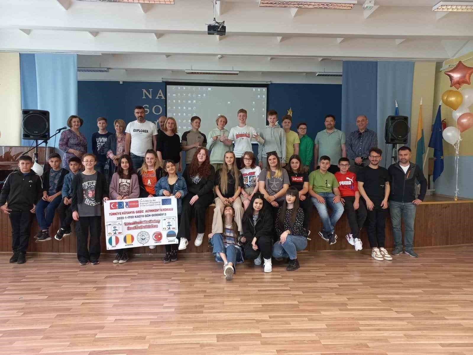 Altınkent Ortaokulu ’Hologram teknolojisinin eğitime entegrasyonu’ için Estonya’ya gitti