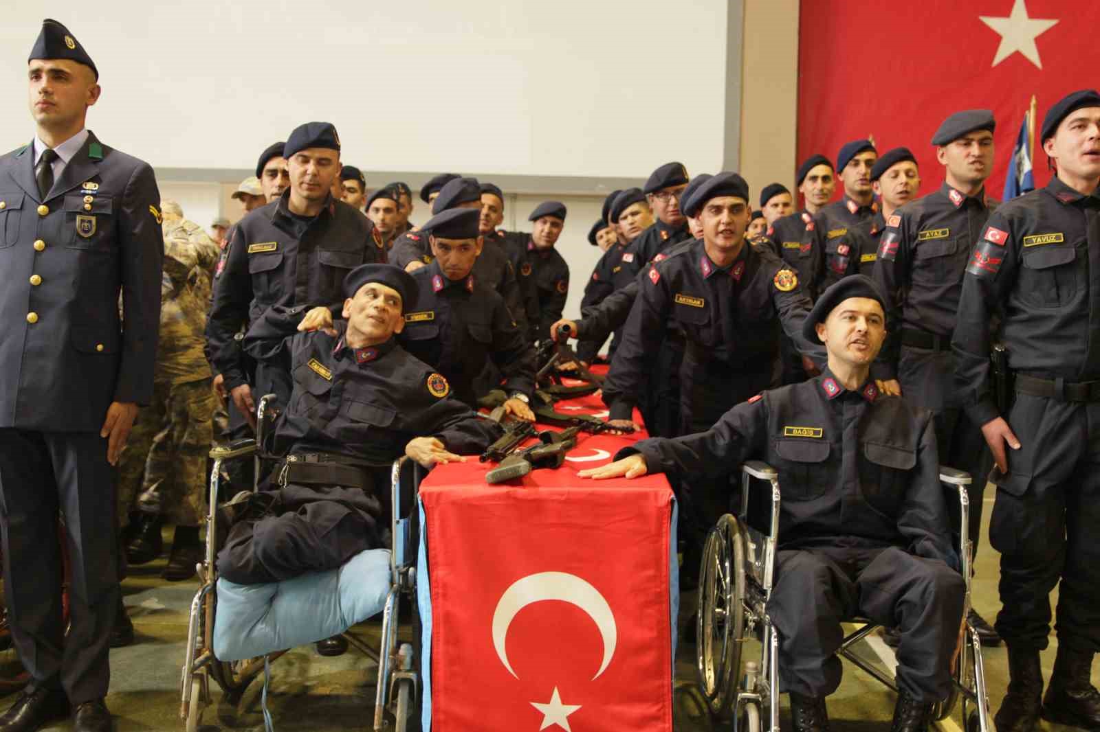 Kütahya’da engelli bireyler bir günlük temsili askerlik yaptı