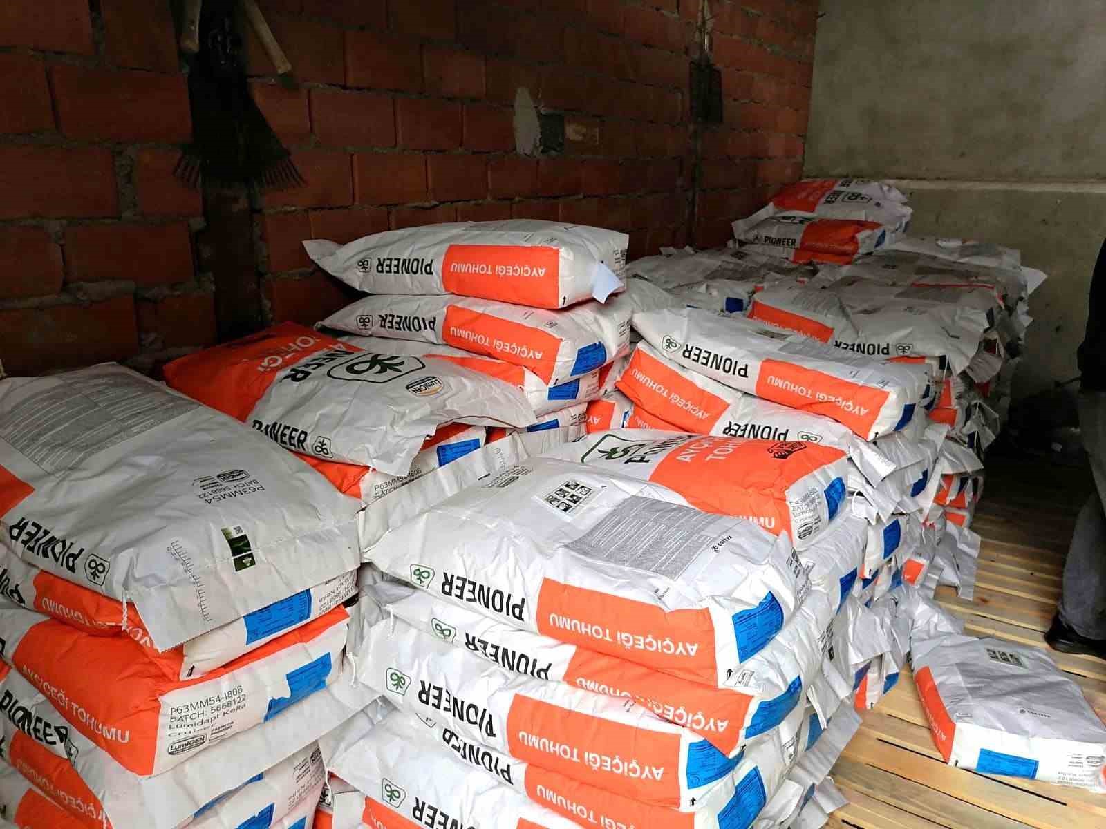 Simav’da üreticilere yüzde 75 hibeli 4 bin 500 kilo yağlık ayçiçeği tohumu dağıtıldı