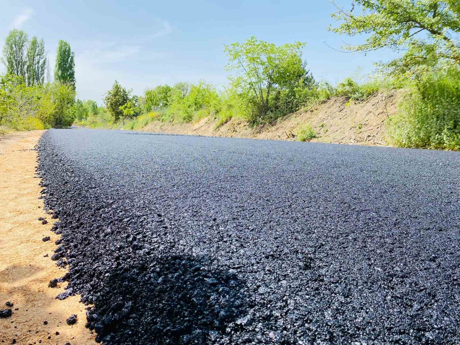 Gülümbe ve Çukurören Köyleri arası yolunun 2 kilometrelik kısmı asfalt yol oldu