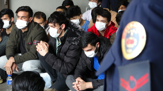 137 Afgan göçmen, uçakla ülkelerine gönderildi