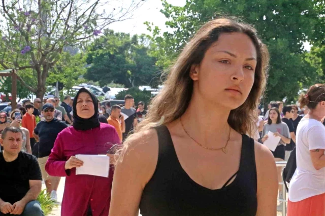 TYT sınavına geç kalan üniversite adayları gözyaşlarına boğuldu