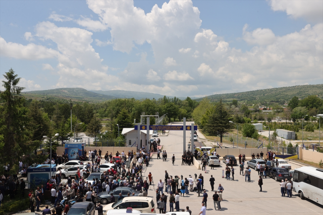 Ankara'da patlamada şehit düşen işçilerin kimlikleri belli oldu! Aileleri bir acı daha yaşadı