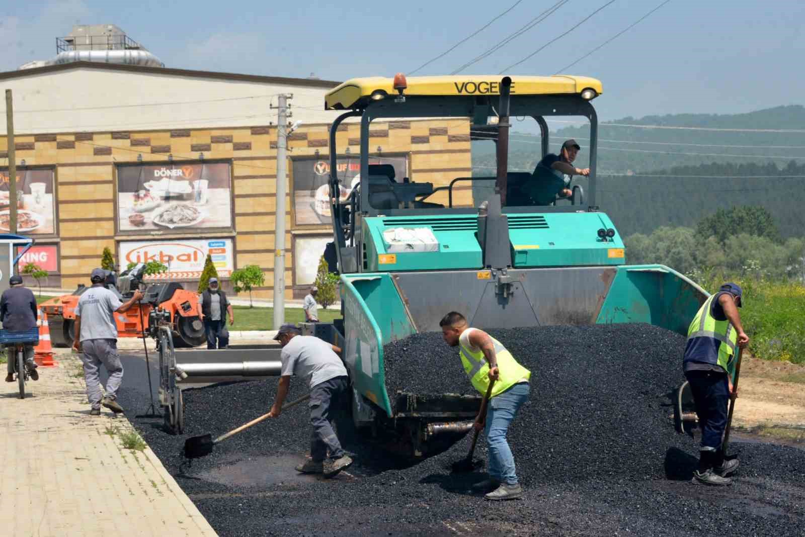 Başkan Bakkalcıoğlu “asfalt çalışmalarını ihtiyaç görülen her yerde gece gündüz sürdüreceğiz”