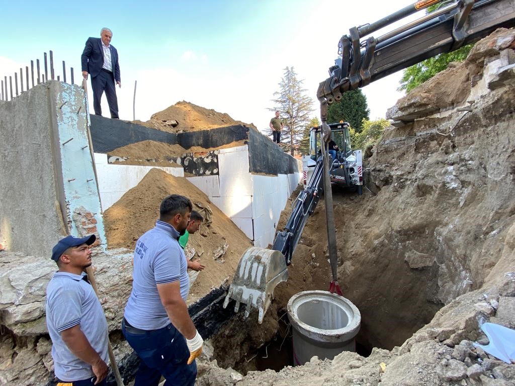 Başkan Bakkalcıoğlu altyapı çalışmalarına katıldı