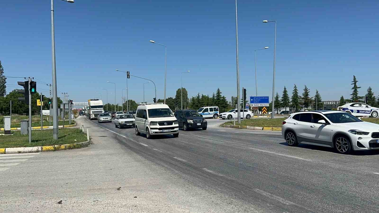 Afyonkarahisar- Konya karayolunda bayram trafiği yoğunluğu