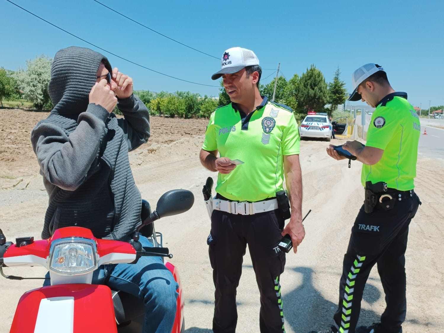 Şuhut’ta polis ve jandarmadan trafik denetimi