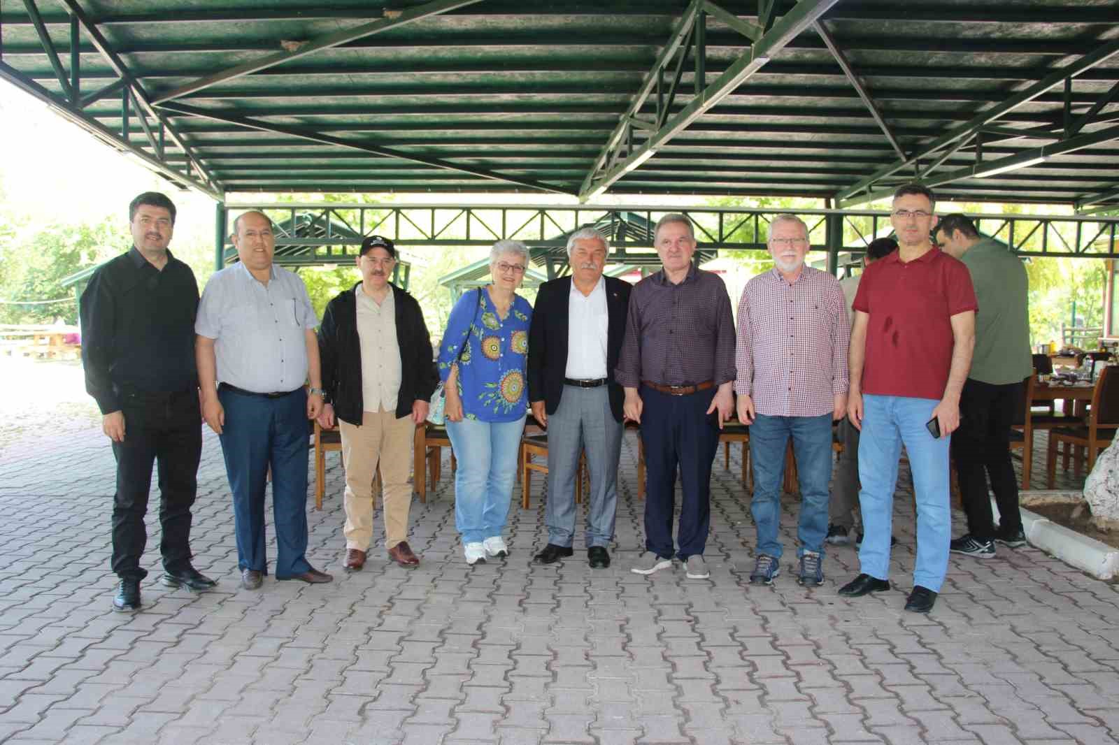 Cumhurbaşkanı Başdanışmanı Prof. Dr. Sadettin Hülagü’den Osmaneli’ni ziyaret etti