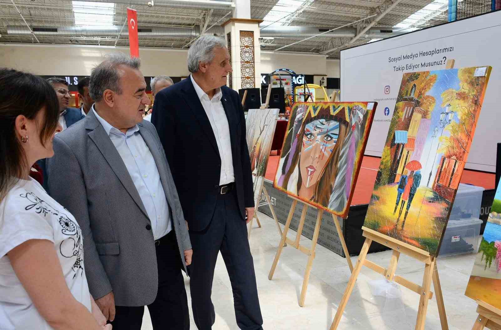 Başkan Bakkalcıoğlu resim sergisi açılışına katıldı