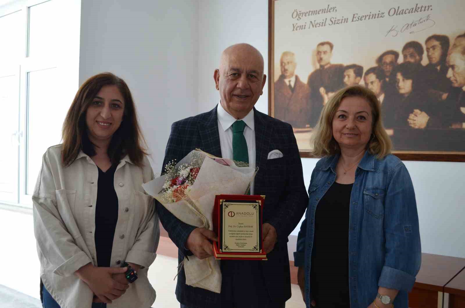 Prof. Dr. Coşkun Bayrak düzenlenen törenle emekli oldu