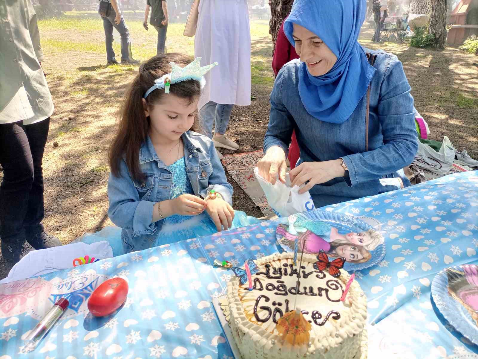 Küçükelmalı Tabaiat Parkı’na bayramda akın ettiler