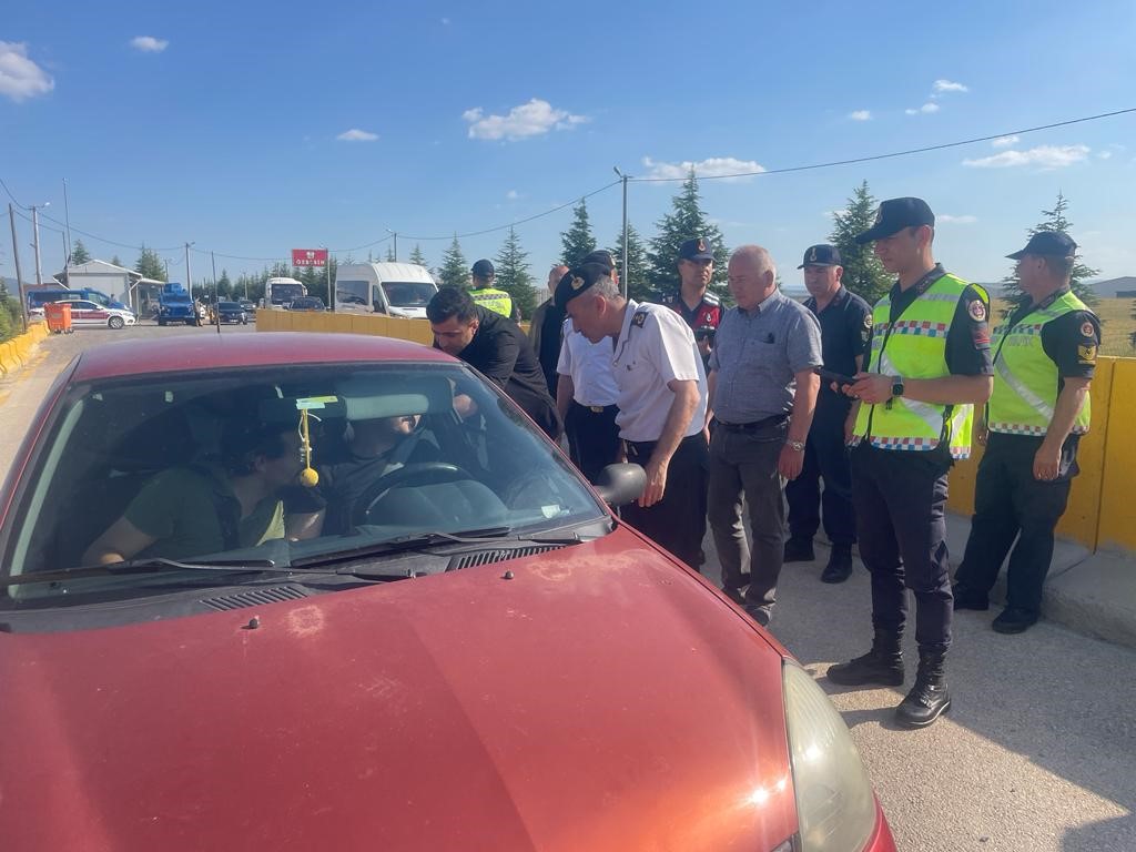 Jandarmadan bayram öncesi trafik ve asayiş uygulaması