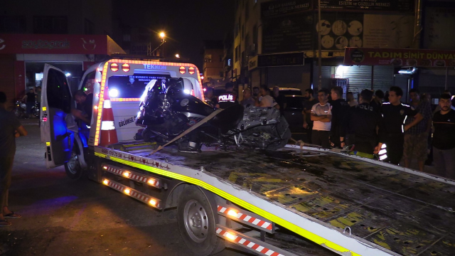 Adana'da otomobil, motosikletli Yunus ekiplerine çarptı: 2 polis ağır yaralı
