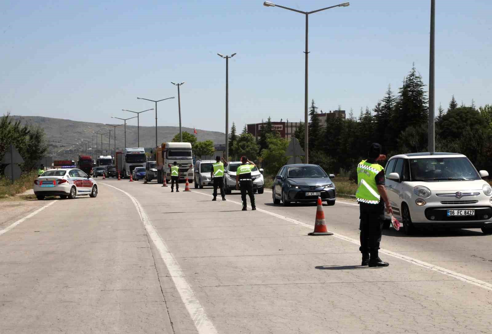 Afyonkarahisar’da Kurban Bayramı öncesi trafik denetimi