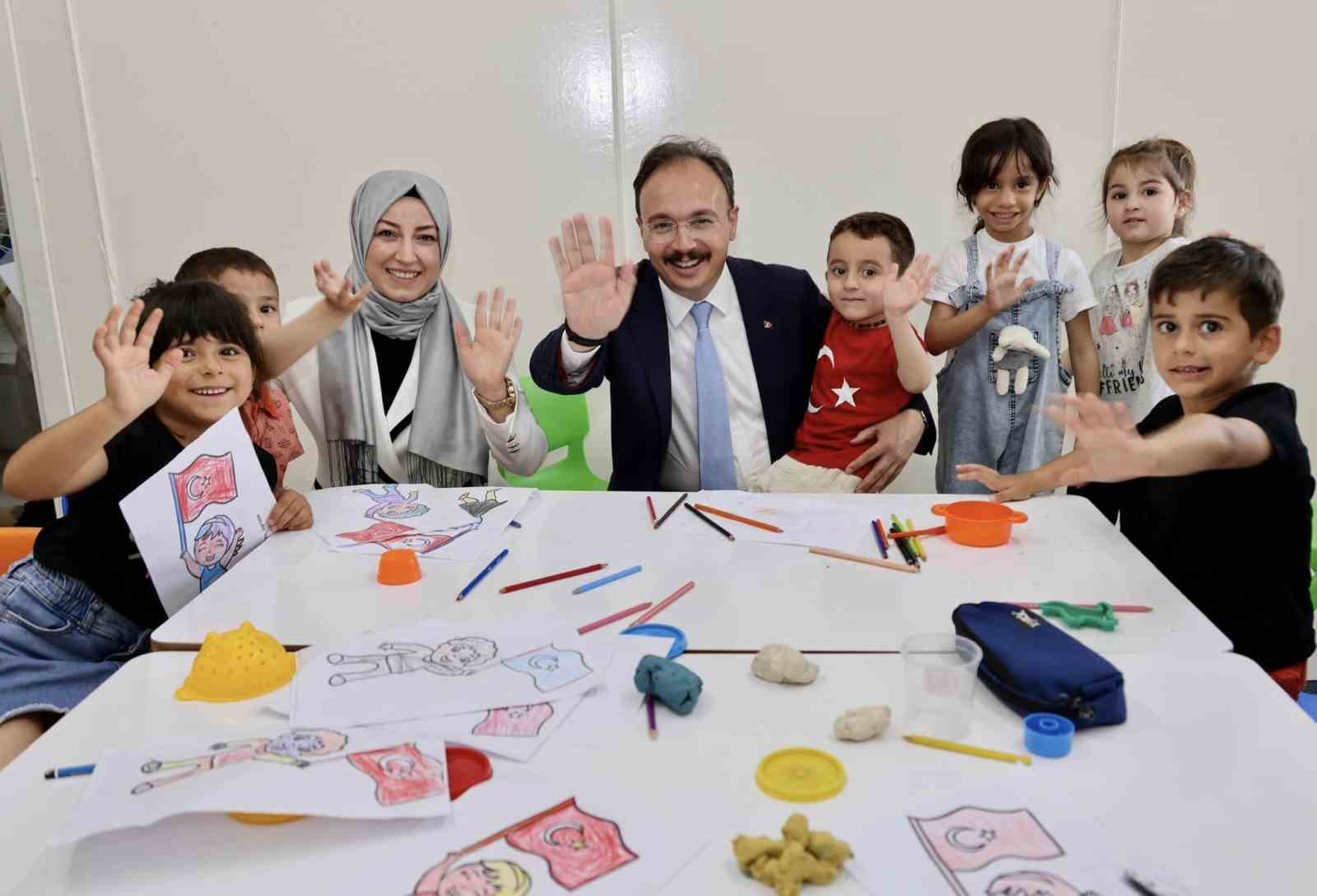 Vali Kızılkaya, kursiyerler ile bir araya geldi