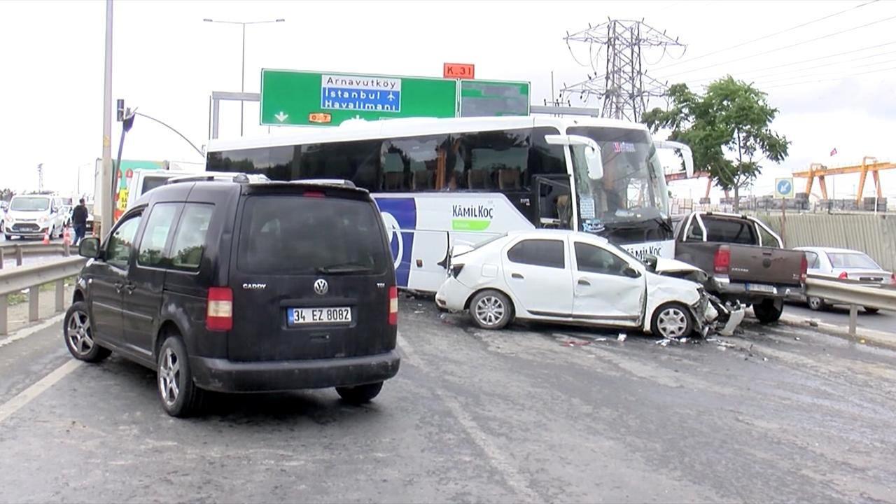 İstanbul Arnavutköy'de feci kaza: Yolcu otobüsü ters yöne daldı