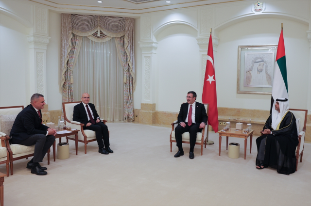 Mehmet Şimşek, BAE'de! Devlet Başkanı Al Nahyan ile ekonomik iş birliklerini konuşacak