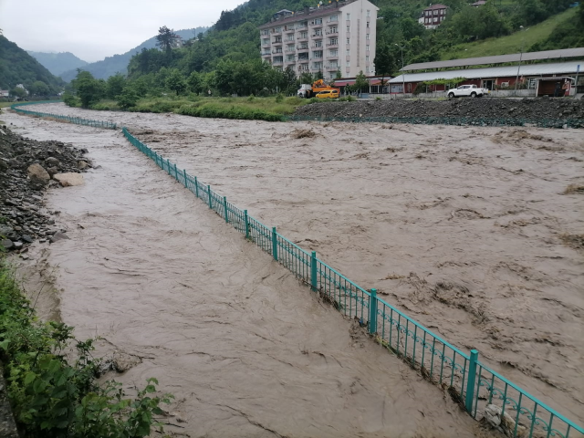 Sağanak nedeniyle Samsun ve Sinop ve Kastamonu'da eğitime bir gün ara verildi